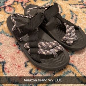 Amazon Women's Black and Gray Sandals